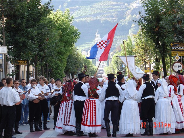 Folklorni ansambl Broda